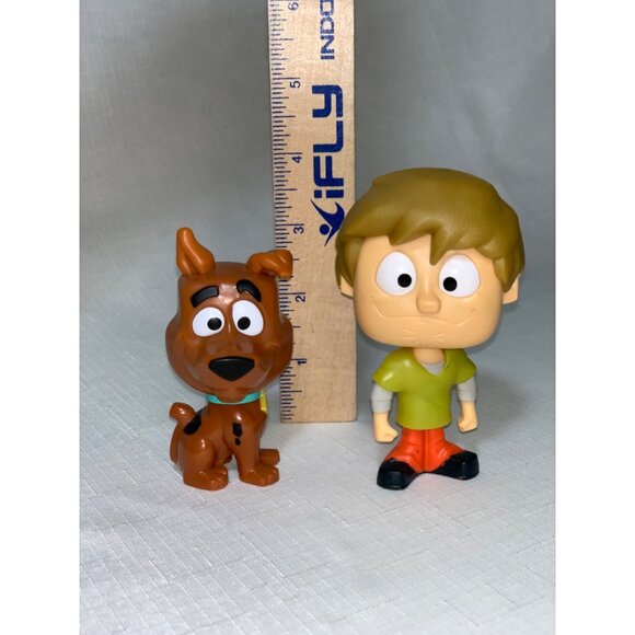 Scooby-Doo & Shaggy Mystery Mini Vinyl Figures Set - Picture 6 of 7